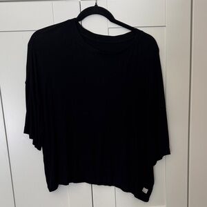 Vuori Black Ribbed Women's Top